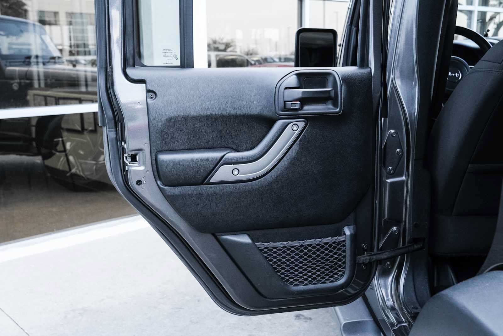 Used 2018 Jeep Wrangler Unlimited Sport S AWD/4WD image 37