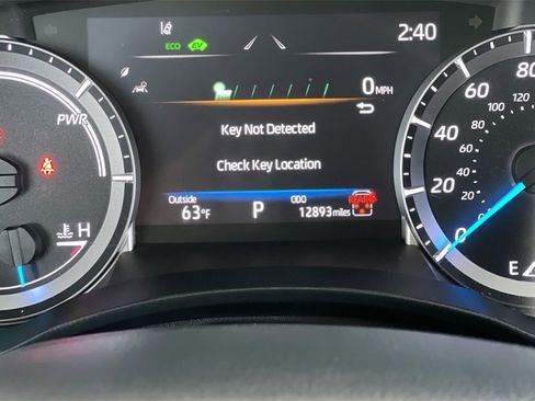 Used 2025 Toyota Highlander XLE image 29