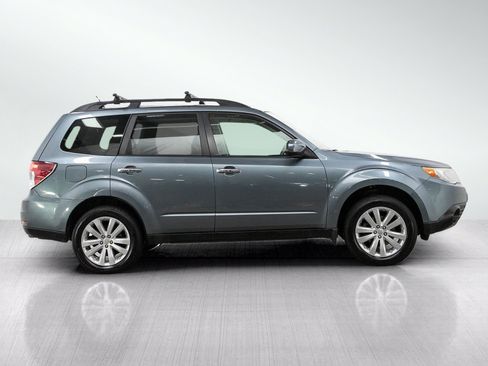Used 2011 Subaru Forester 2.5X Premium w/ All-Weather Pkg AWD/4WD image 6