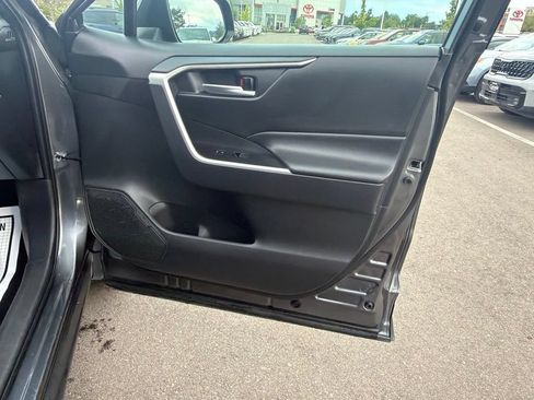 Used 2025 Toyota RAV4 XLE AWD/4WD image 10
