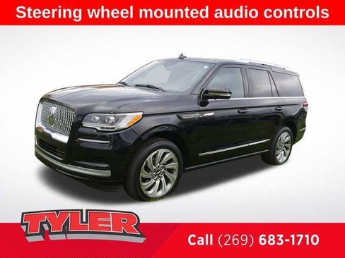 Used 2022 Lincoln Navigator Reserve AWD/4WD image 3