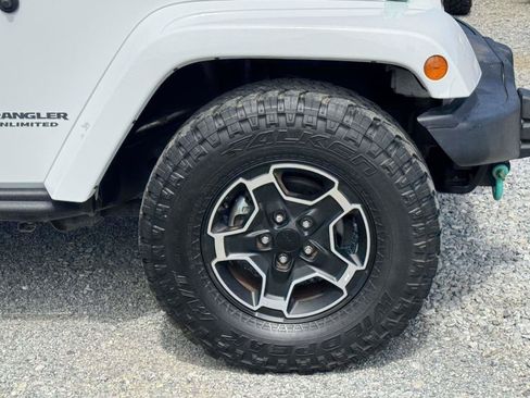 Used 2017 Jeep Wrangler Unlimited Sahara AWD/4WD image 25