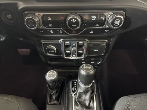 Used 2023 Jeep Wrangler Unlimited Sport AWD/4WD image 26