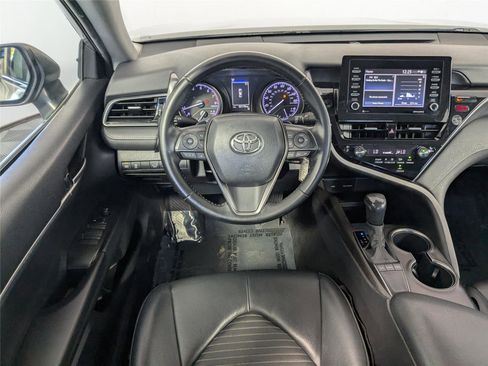 Used 2022 Toyota Camry SE image 28