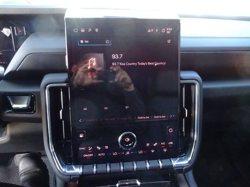 Used 2026 GMC Yukon Denali w/ Denali Reserve Package image 31