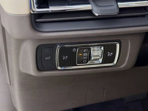 Certified 2023 Lincoln Corsair Reserve FWD image 12