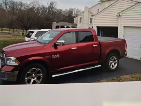 Used 2015 RAM 1500 Laramie w/ Convenience Group image 2