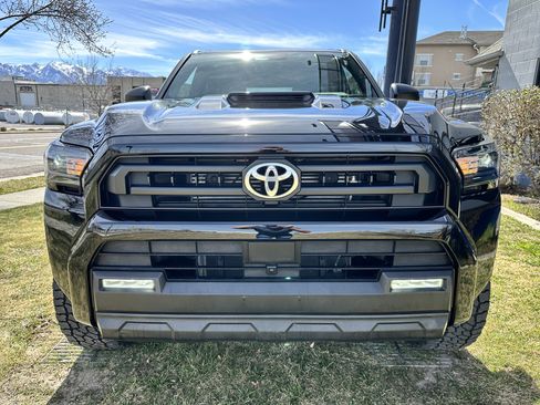 Used 2025 Toyota 4Runner SR5 image 13