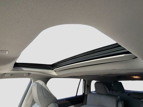 Used 2022 Toyota Highlander XLE image 30