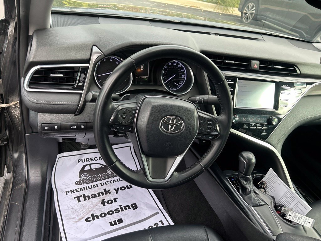 Used 2018 Toyota Camry SE w/ Convenience Package FWD image 19