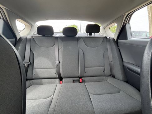 Used 2025 Kia K4 FWD image 36