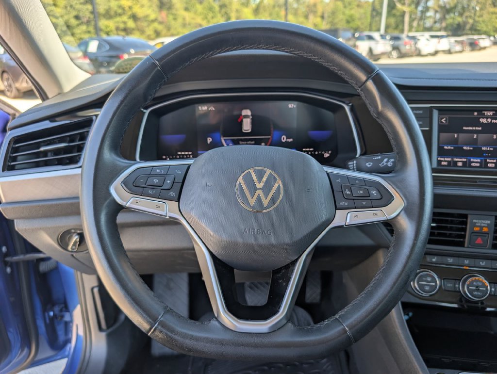 Used 2024 Volkswagen Jetta SE FWD image 21