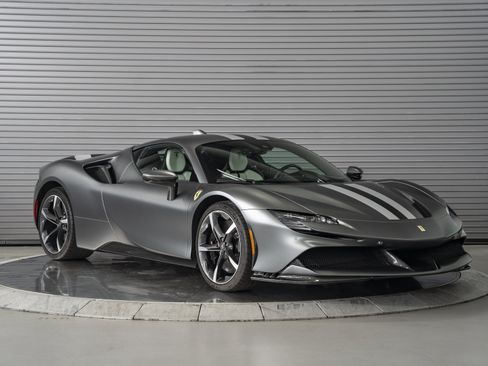 Used 2023 Ferrari SF90 Stradale AWD/4WD image 7