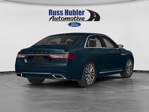 Used 2017 Lincoln Continental Select w/ Climate Package FWD image 2