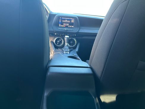 Used 2021 Chevrolet Camaro LT image 22