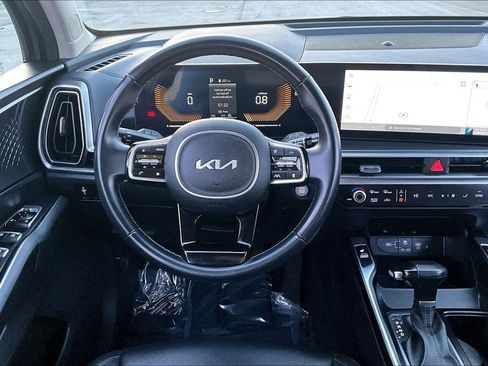 Used 2024 Kia Sorento S AWD/4WD image 5