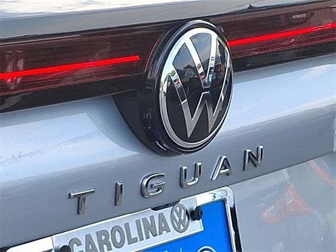 New 2025 Volkswagen Tiguan SE image 23