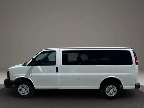 Used 2011 Chevrolet Express 2500 LS image 3