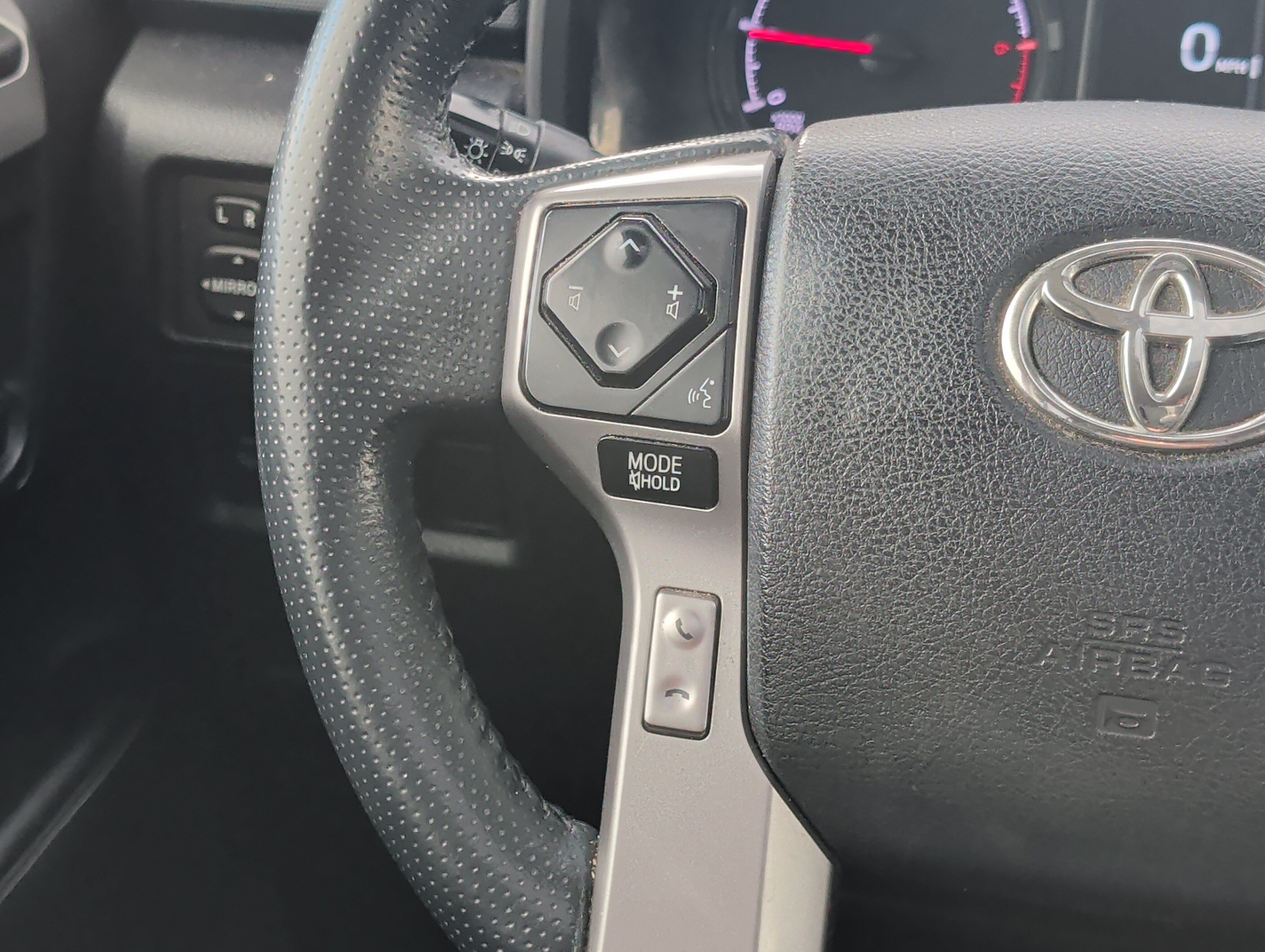 Used 2020 Toyota 4Runner SR5 Premium w/ Moonroof Package AWD/4WD image 28