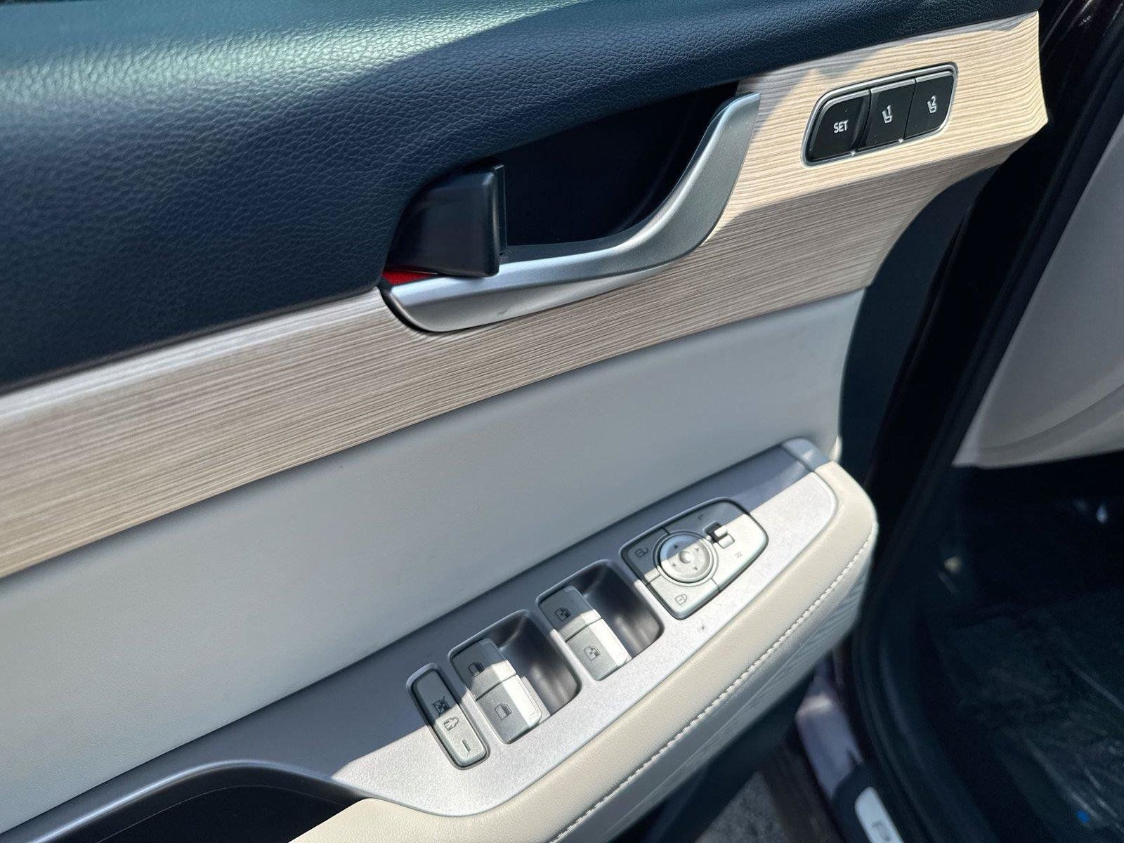 Used 2024 Hyundai Palisade Limited FWD image 5