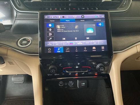 Used 2021 Jeep Grand Cherokee L Limited RWD image 19