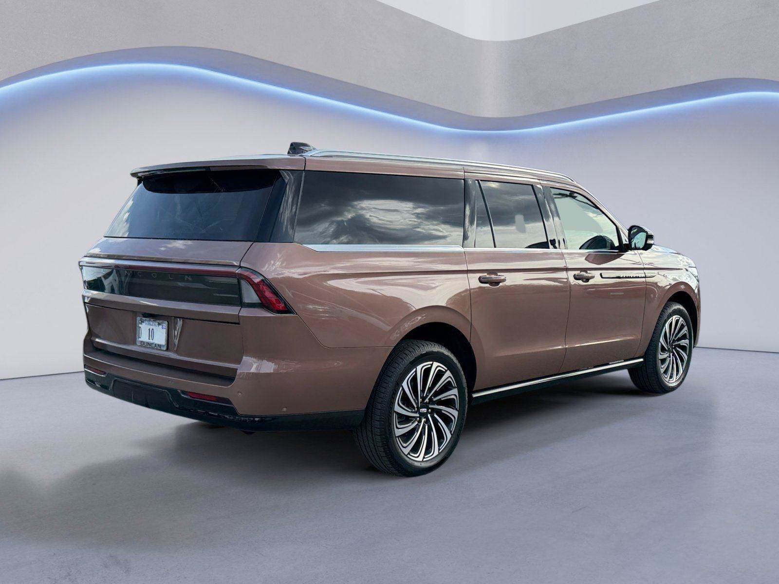 Used 2025 Lincoln Navigator L Black Label AWD/4WD image 3