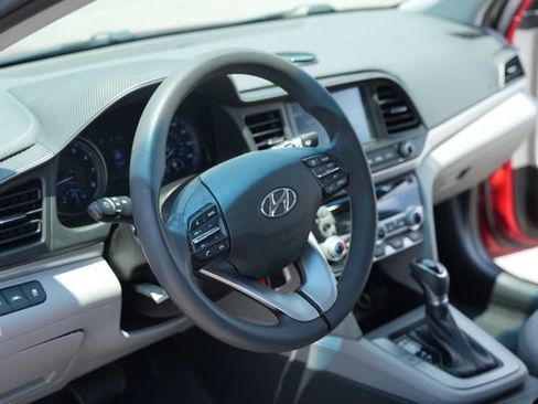Used 2020 Hyundai Elantra SEL FWD image 23