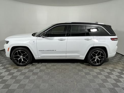 Used 2022 Jeep Grand Cherokee Summit image 2