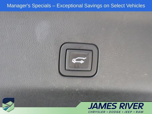 Used 2024 Chevrolet Suburban LT AWD/4WD image 17