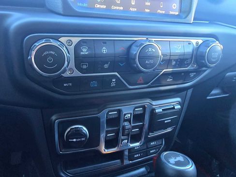 Used 2023 Jeep Wrangler Sahara w/ Cold Weather Group image 29