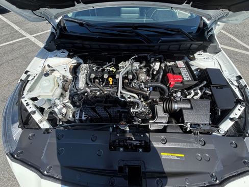 Used 2025 Nissan Altima 2.5 SV FWD image 33