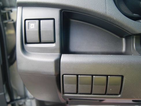 Used 2012 MAZDA MAZDA5 Sport image 20