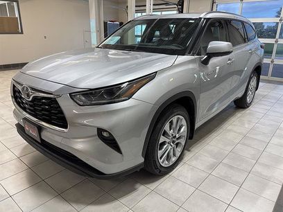 Used 2021 Toyota Highlander Limited