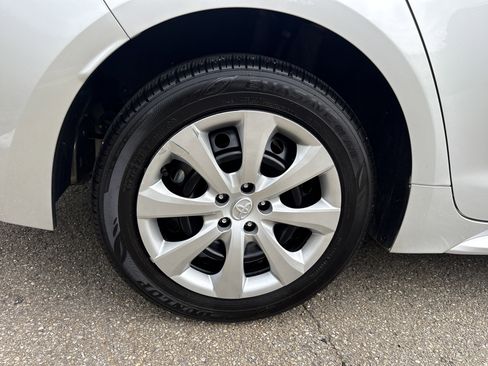 Used 2025 Toyota Corolla LE image 17