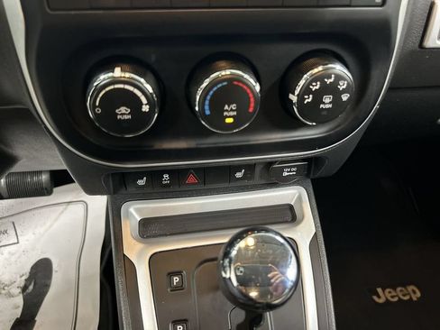 Used 2017 Jeep Compass Latitude AWD/4WD image 15