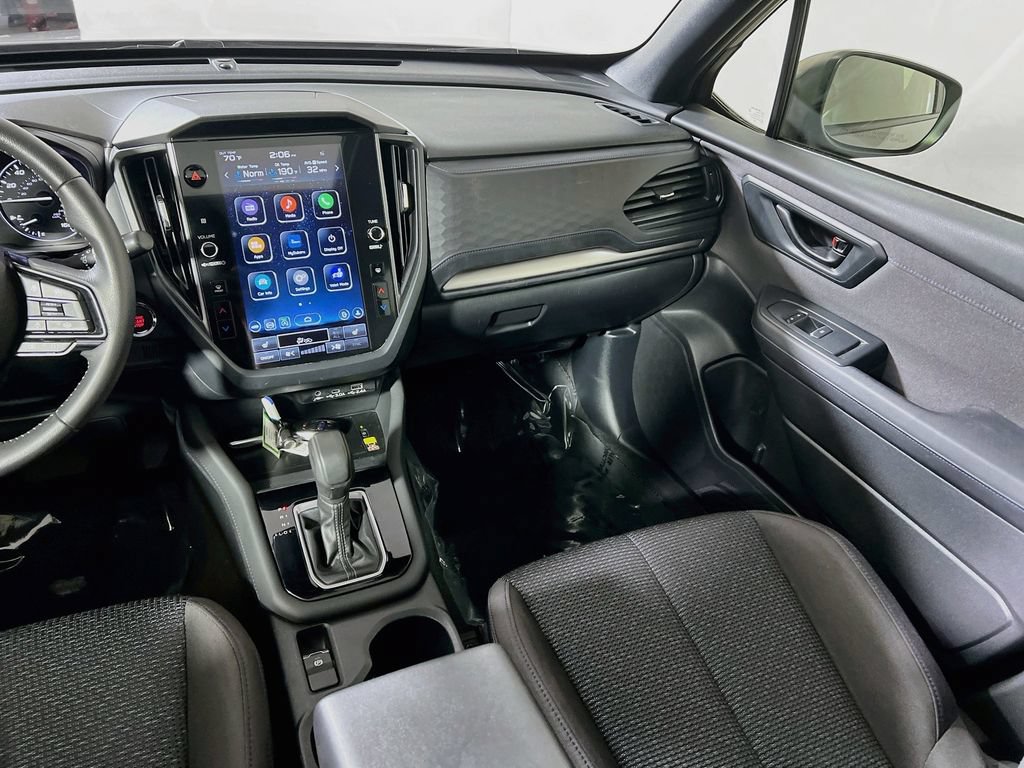 Used 2025 Subaru Forester Premium AWD/4WD image 21
