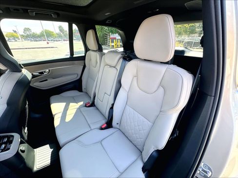 New 2026 Volvo XC90 T8 Plus w/ Protection Package Premier AWD/4WD image 12