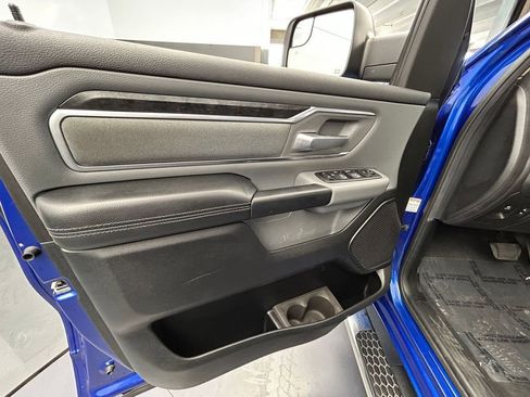 Used 2019 RAM 1500 Big Horn AWD/4WD image 11