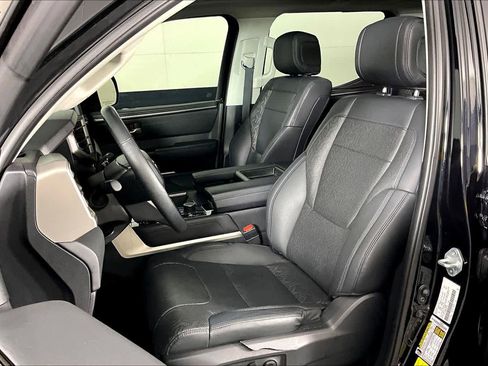 Used 2024 Toyota Tundra Limited image 8