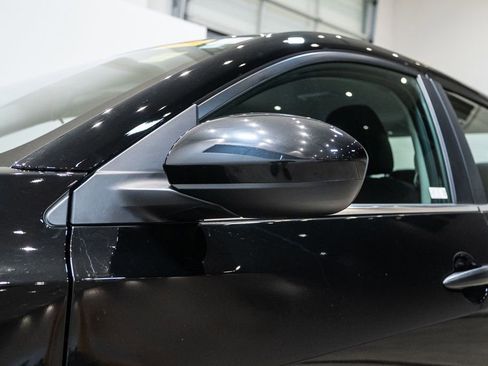 Used 2025 Nissan Sentra S image 9