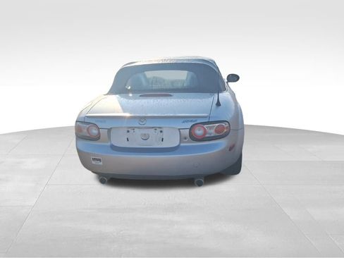 Used 2006 MAZDA MX-5 Miata Touring image 6