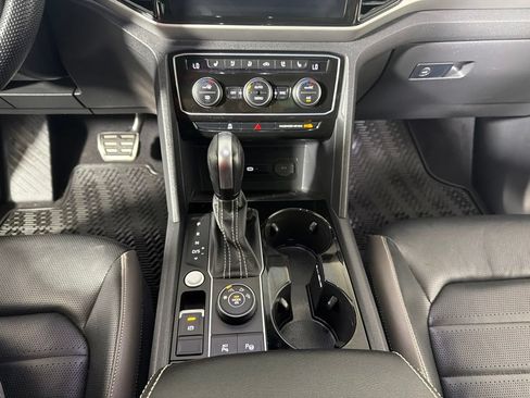 Used 2023 Volkswagen Atlas Cross Sport SEL Premium R-Line AWD/4WD image 17