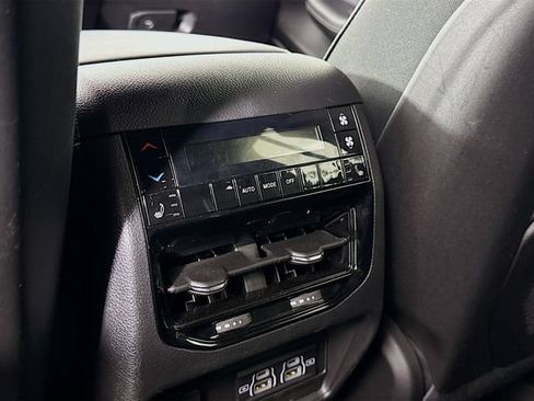Used 2025 Jeep Grand Cherokee L Limited w/ Black Appearance Package AWD/4WD image 26