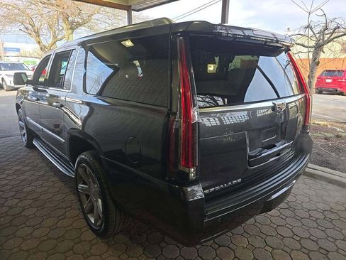 Used 2016 Cadillac Escalade ESV Luxury image 8