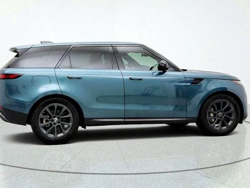 Used 2024 Land Rover Range Rover Sport SE AWD/4WD image 4
