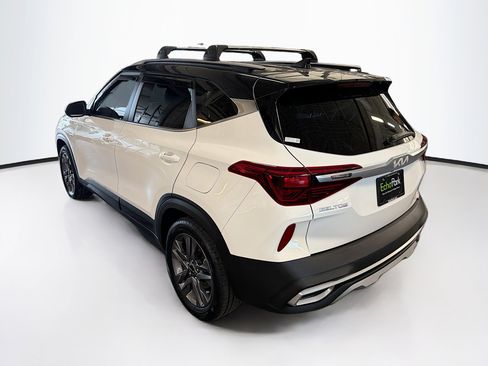 Used 2023 Kia Seltos S w/ Navigation Package AWD/4WD image 5