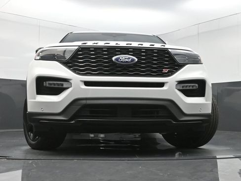 Used 2023 Ford Explorer ST w/ Equipment Group 401A AWD/4WD image 27