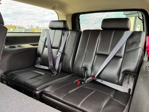 Used 2011 Chevrolet Suburban 2500 image 23