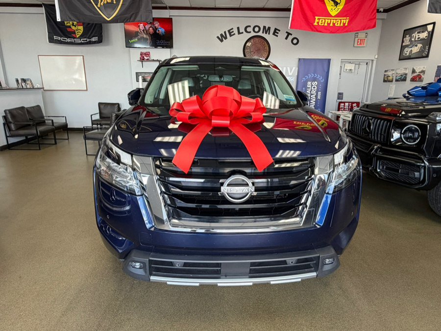 Used 2022 Nissan Pathfinder Platinum AWD/4WD image 4