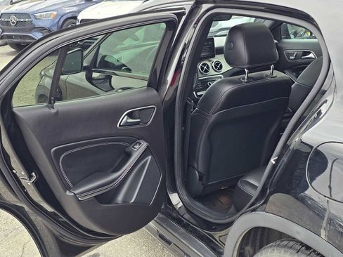Used 2018 Mercedes-Benz GLA 250 4MATIC image 14